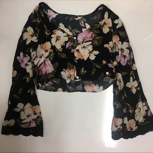 Floral bell-sleeved crop top